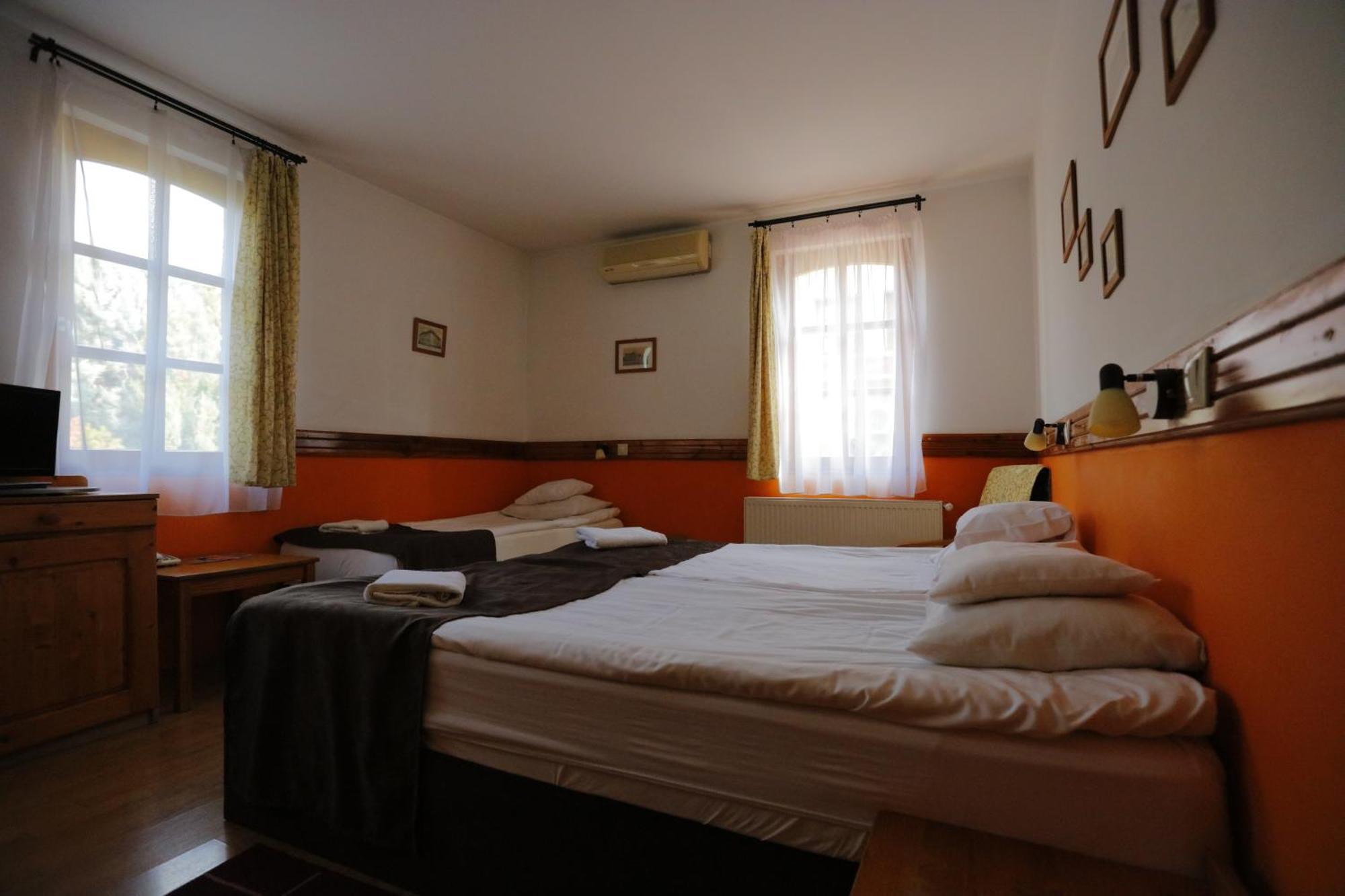 Hotel Szent Istvan Eğri Dış mekan fotoğraf